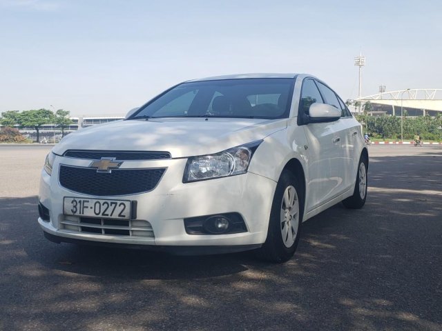 Gia đình cần bán lại chiếc Chevrolet Cruze đời 2010, xe giá thấp, còn mới hoàn toàn