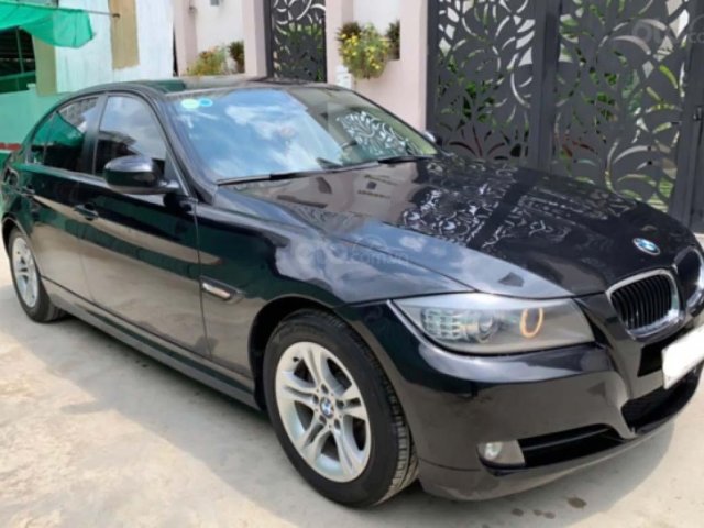 Cần bán xe BMW 3 Series 320i đời 2010, màu đen, nhập khẩu còn mới0