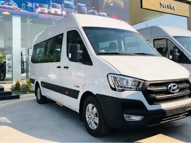 Bán xe Hyundai Solati sản xuất năm 2019, màu trắng, nhập khẩu 0