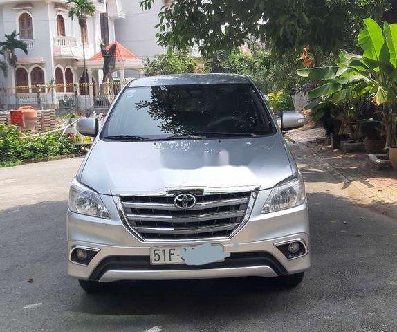 Bán Toyota Innova E năm sản xuất 2015, màu bạc