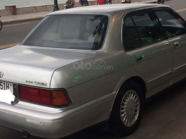 Bán Toyota Crown sản xuất năm 1993, màu bạc, nhập khẩu 0