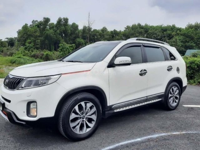 Xe Kia Sorento DATH năm sản xuất 2017, màu trắng còn mới 