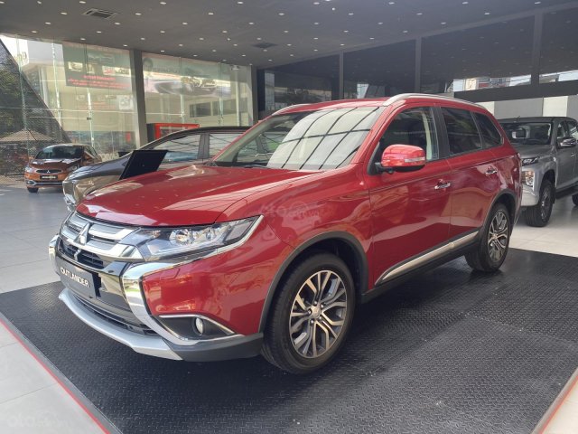 1 chiếc duy nhất Mitsubishi Outlander 2.4 CVT bản cao cấp 2 cầu 2019 màu đỏ, mới 100%, giá cực kỳ ưu đãi0