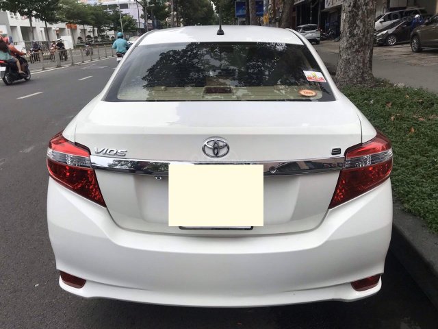 Bán ô tô Toyota Vios sản xuất 2017, màu trắng, số tự động