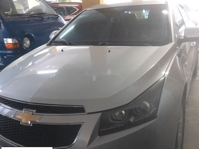 Bán Chevrolet Cruze sản xuất 2014, màu bạc 0