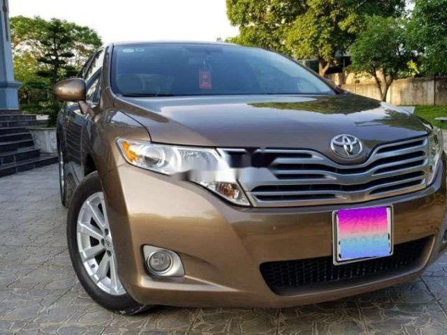 Gia đình bán xe Toyota Venza sản xuất năm 2010, màu nâu, nhập Mỹ