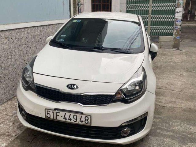 Cần bán lại xe Kia Rio AT năm sản xuất 2016, màu trắng, xe nhập xe gia đình