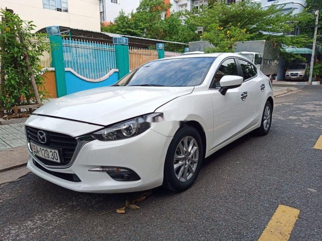 Bán xe Mazda 3 AT 2017, màu trắng0