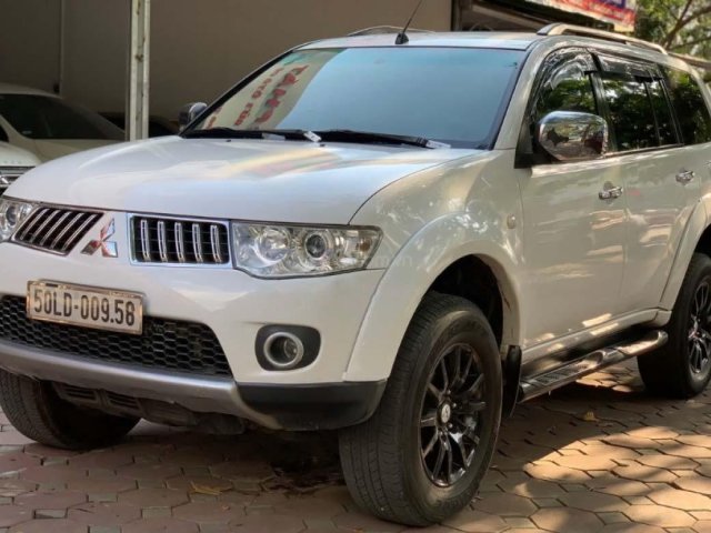 Cần bán xe Mitsubishi Pajero 2011, màu trắng  