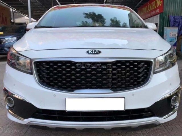 Bán lại Kia Sedona năm sản xuất 2016, màu trắng, xe chất