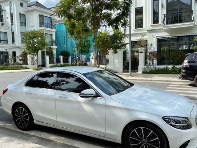 Cần bán lại xe Mercedes C200 2019, màu trắng số tự động