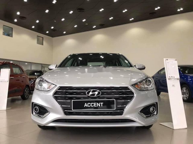 Bán Hyundai Accent đời 2020, màu bạc