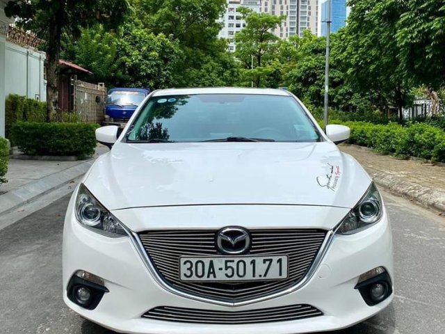 Bán Mazda 3 sản xuất năm 2015, màu trắng, giá chỉ 495 triệu0