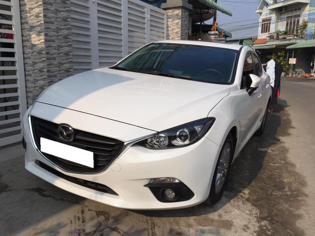 Bán Mazda 3 sản xuất năm 2017, màu trắng, số tự động