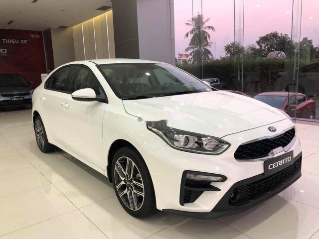 Bán xe Kia Cerato đời 2020, màu trắng, 529tr0