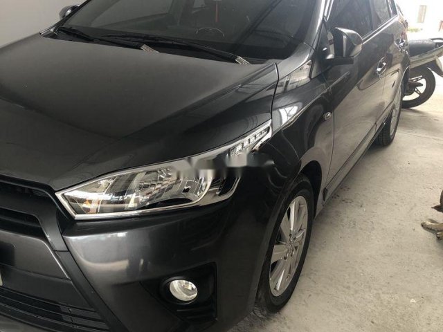 Bán Toyota Yaris đời 2015, màu xám, 4 bánh chưa mở