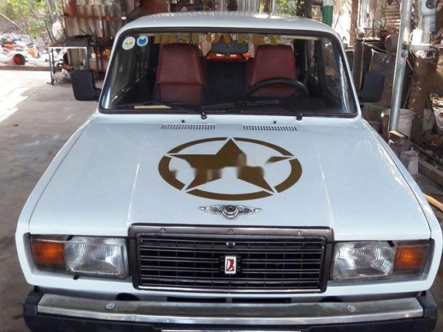 Bán xe cổ Lada 2107 đời 1989, màu trắng, nhập khẩu0