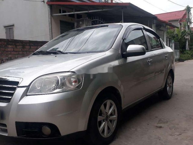 Gia đình bán Daewoo Gentra năm 2009, màu bạc  