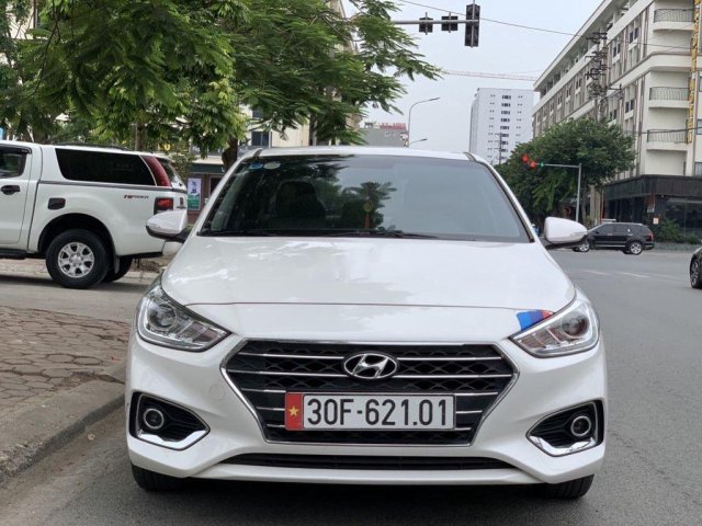 Bán Hyundai Accent sản xuất 2019, màu trắng, nhập khẩu nguyên chiếc  