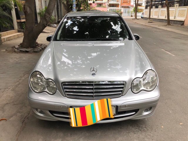 Bán Mercedes C180 đời 2005 xe gia đình, 245tr0