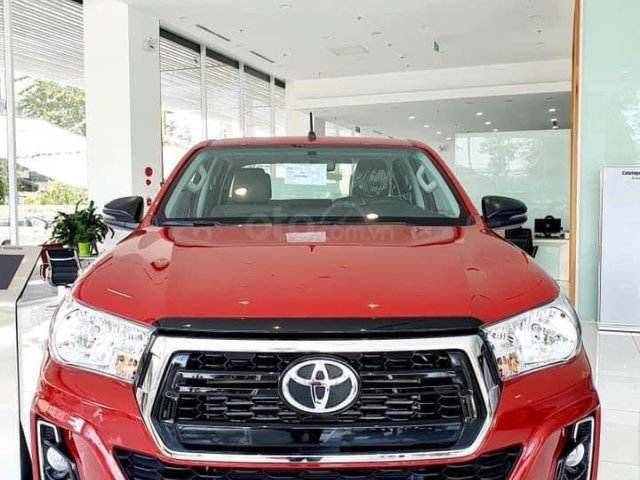 Xe bán tải Toyota Hilux 2020 - Màu đỏ giao ngay - Liên hệ ngay để nhận thêm ưu đãi