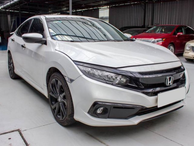 Bán Honda Civic AT 1.5 RS năm 2019, màu trắng, nhập khẩu  