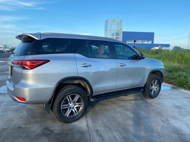 Cần bán xe Toyota Fortuner năm sản xuất 2019, màu bạc 