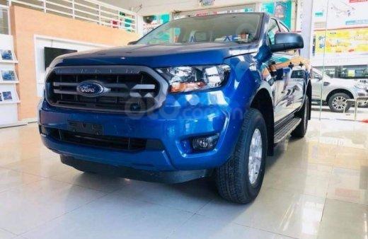 Mua ngay Ford Ranger XLS MT đời 2020, màu xanh lam, số lượng có hạn0