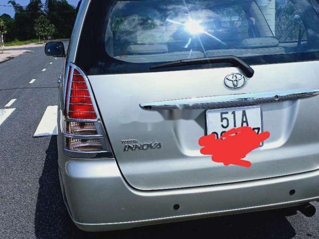 Gia đình bán Toyota Innova G sản xuất 2006, màu bạc, nhập khẩu