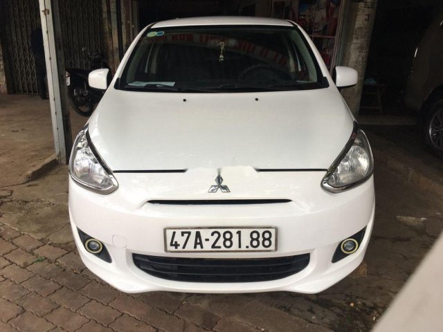 Cần bán Mitsubishi Mirage MT đời 2015, màu trắng, nhập khẩu nguyên chiếc đẹp như mới, giá 200tr