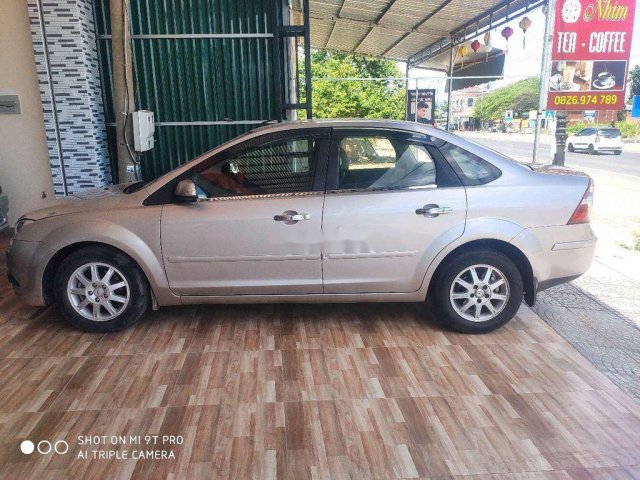 Bán ô tô Ford Focus đời 2008, màu bạc số sàn0