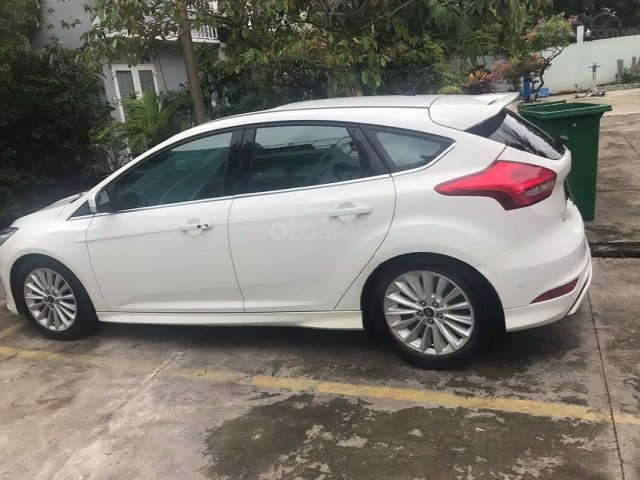 Bán Ford Focus Sport 1.5L đời 2016, màu trắng còn mới, giá 595tr0