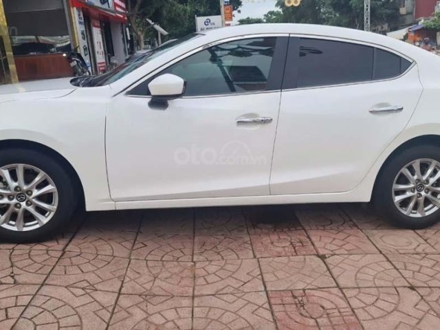 Xe cũ Mazda 3 1.5 AT 2016, màu trắng còn mới, giá 535tr0