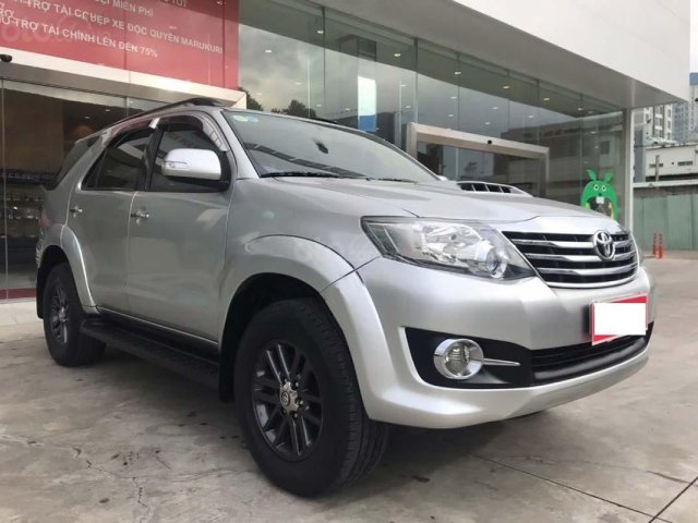 Bán xe Toyota Fortuner năm 2016, màu bạc còn mới0