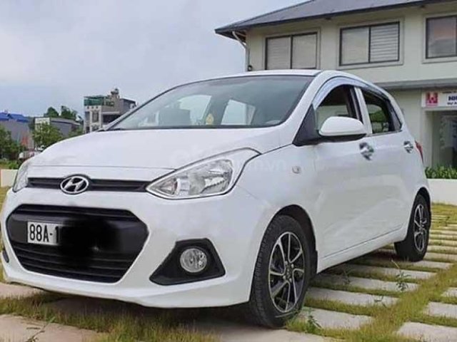 Cần bán xe Hyundai Grand i10 năm 2016, màu trắng, chính chủ