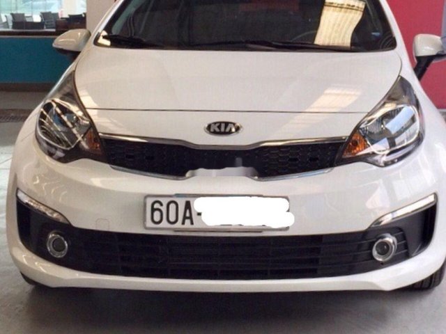 Chính chủ bán Kia Rio năm 2017, màu trắng0