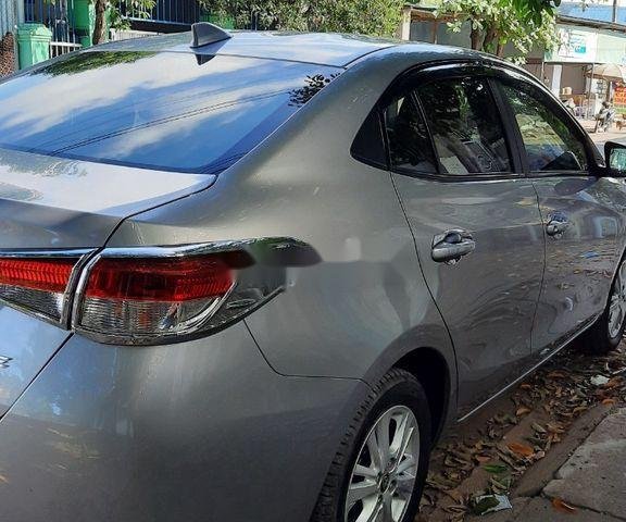 Cần bán lại xe Toyota Vios năm sản xuất 2018, màu bạc0