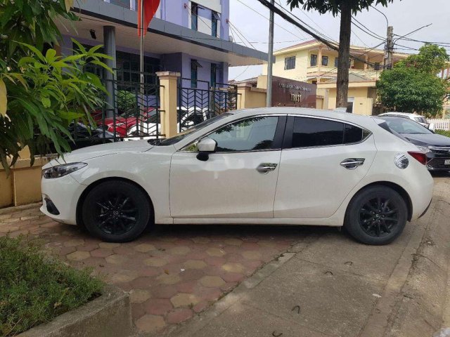 Bán Mazda 3 đời 2015, màu trắng giá cạnh tranh