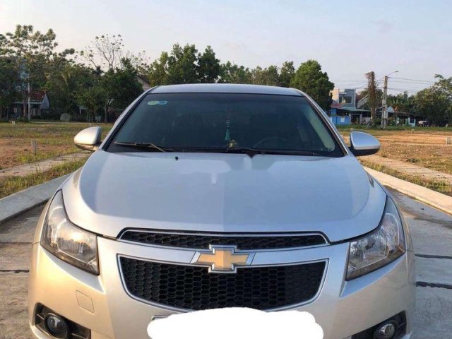 Cần bán Chevrolet Cruze đời 2013, màu bạc, giá tốt0