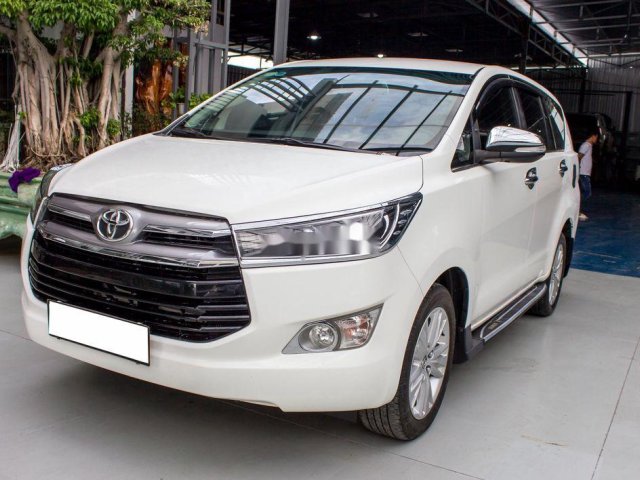 Bán xe Toyota Innova sản xuất 2017, màu trắng, siêu đẹp0