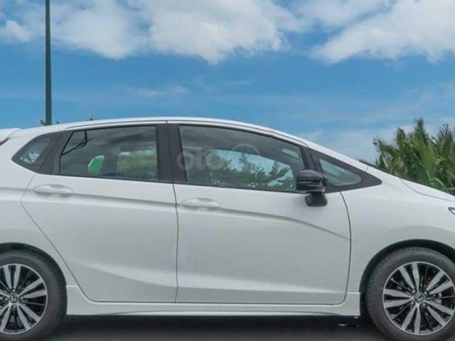 Cần bán xe Honda Jazz đời 2019, màu trắng, xe nhập xe gia đình, giá tốt0