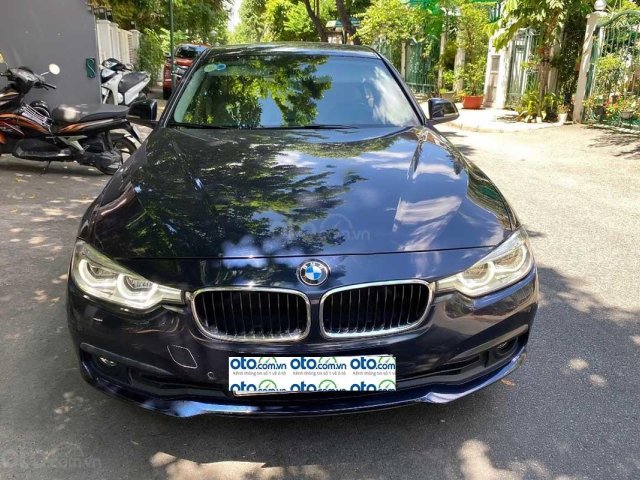 Cần bán BMW 3 Series 320i năm sản xuất 2016, màu xanh lam, nhập khẩu nguyên chiếc