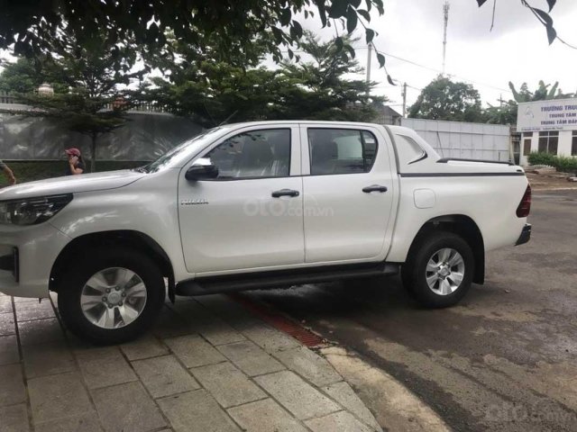 Cần bán xe Toyota Hilux đời 2020, màu trắng, xe nhập