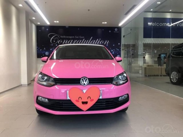 VW Polo màu hồng cute, đi trên phố ai cũng nhìn, không đụng hàng chỉ có ở VW Sài Gòn0