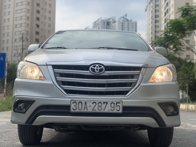 Cần bán Toyota Innova đời 2014