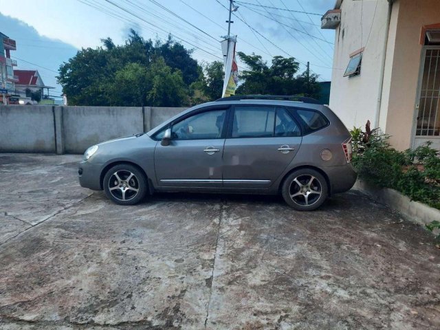 Cần bán gấp Kia Carens 2010, màu xám, giá 270tr