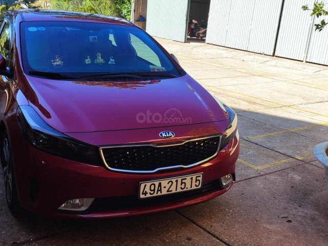 Cần bán xe Kia Cerato năm 2018, màu đỏ xe gia đình giá 580 triệu đồng0