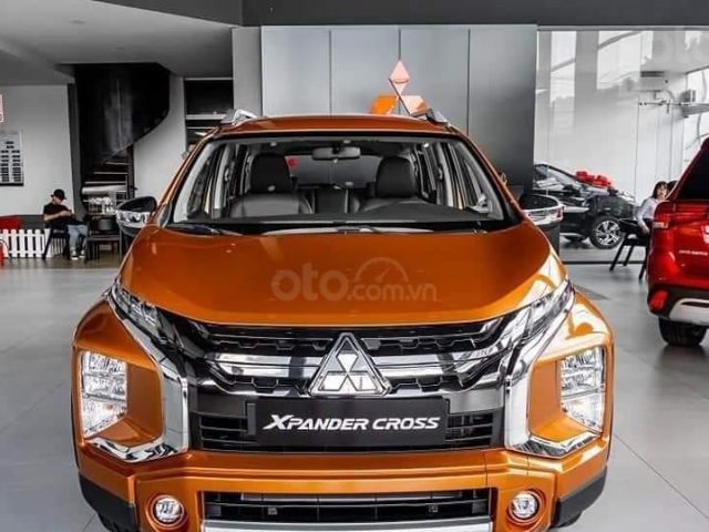 Mitsubishi Xpander Cross, khuyến mãi hấp dẫn, giao xe ngay, đủ màu, hỗ trợ trả góp lãi suất thấp, phụ kiện đầy đủ0