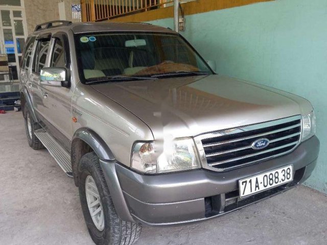 Cần bán Ford Everest sản xuất năm 2006, xe gia đình, giá chỉ 260 triệu0