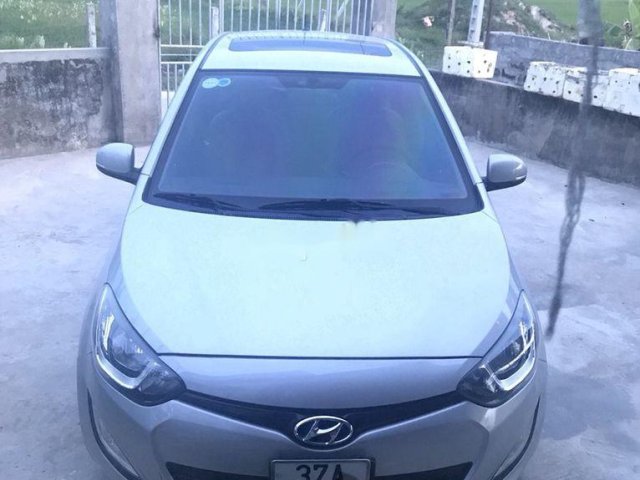 Cần bán xe Hyundai i20 2014, màu bạc, 310tr0